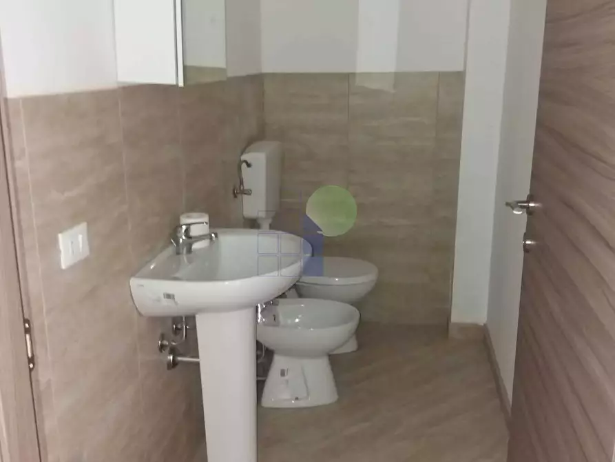 Immagine 6 di Capannone industriale in vendita  in Via Toscana 34 a Livorno