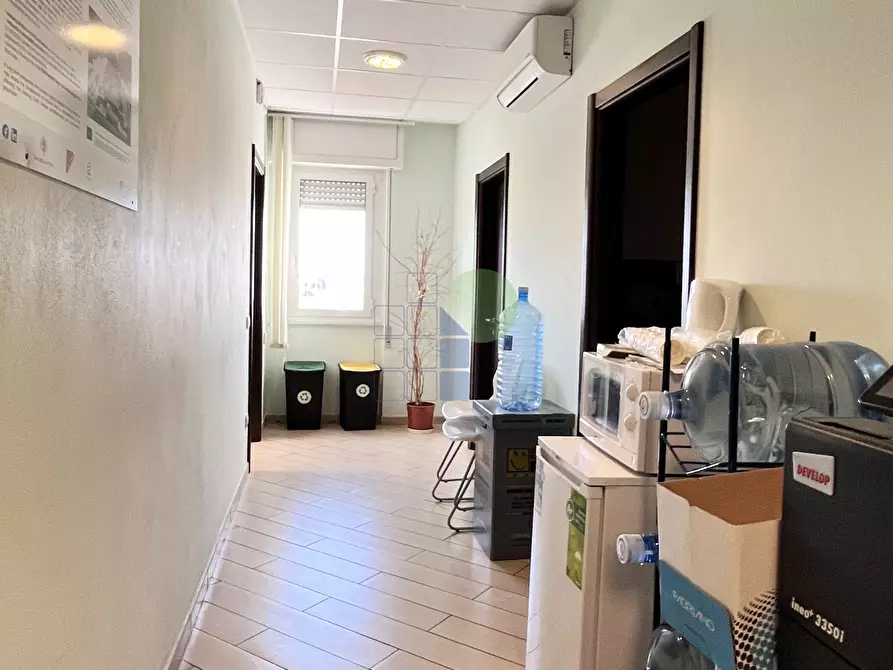 Immagine 3 di Ufficio in vendita  in Via L. da Vinci 35 a Livorno