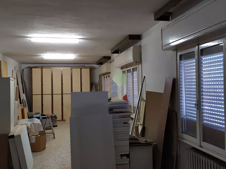 Immagine 8 di Attività artigianale in vendita  in Via Francesco Pera 1 a Livorno