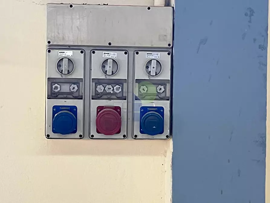 Immagine 33 di Attività artigianale in vendita  in via Arno 22 a Piombino