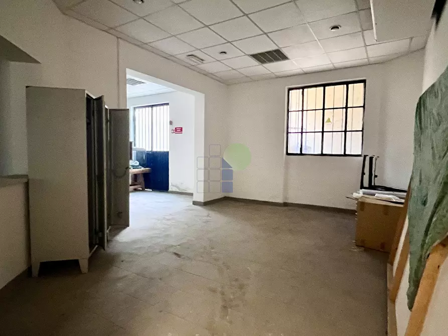 Immagine 26 di Attività artigianale in vendita  in Via Grotta delle Fate 89 a Livorno