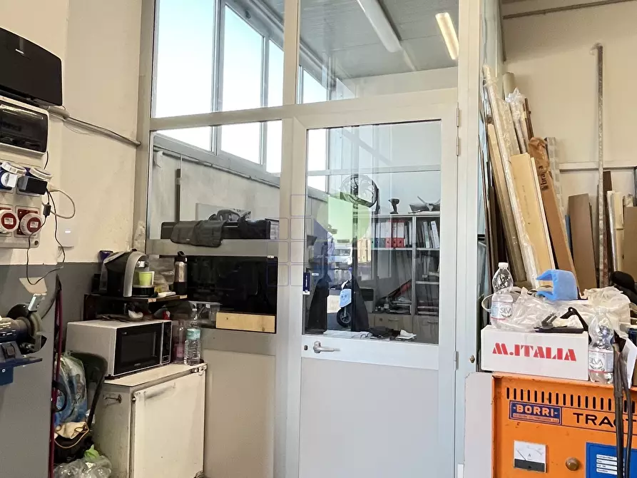 Immagine 6 di Locale commerciale in affitto  in Via Arrotini 11 a Livorno