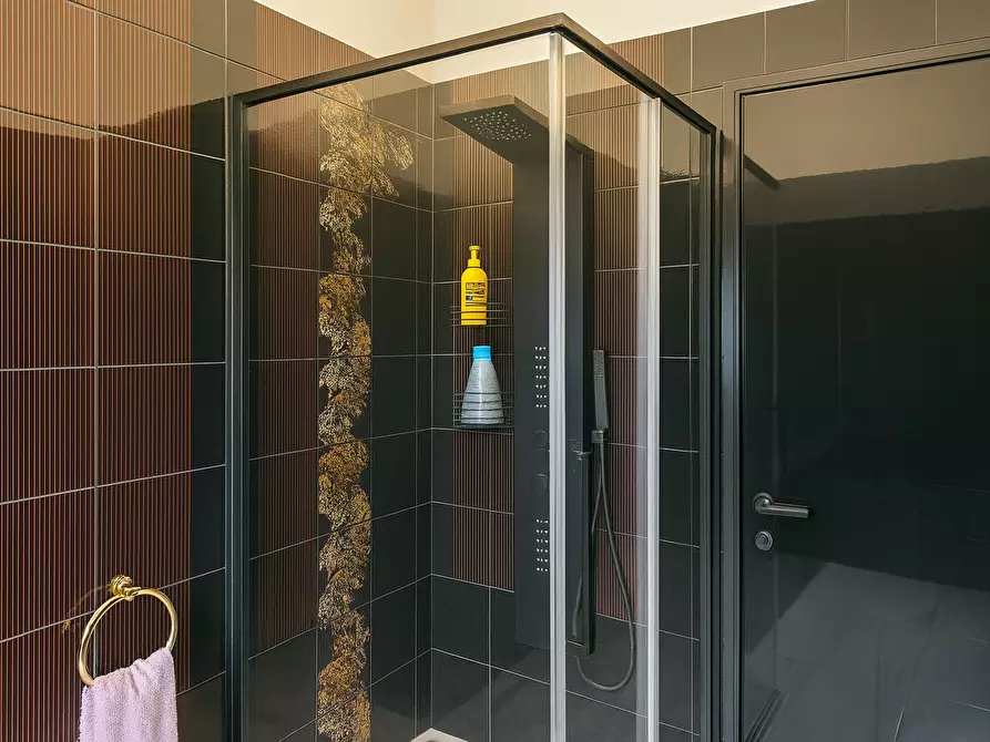 Immagine 17 di Trilocale in vendita  in Via Monviso 10 a Arona