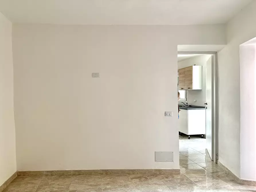 Immagine 8 di Bilocale in vendita  in Via Crosa 1 a Arona