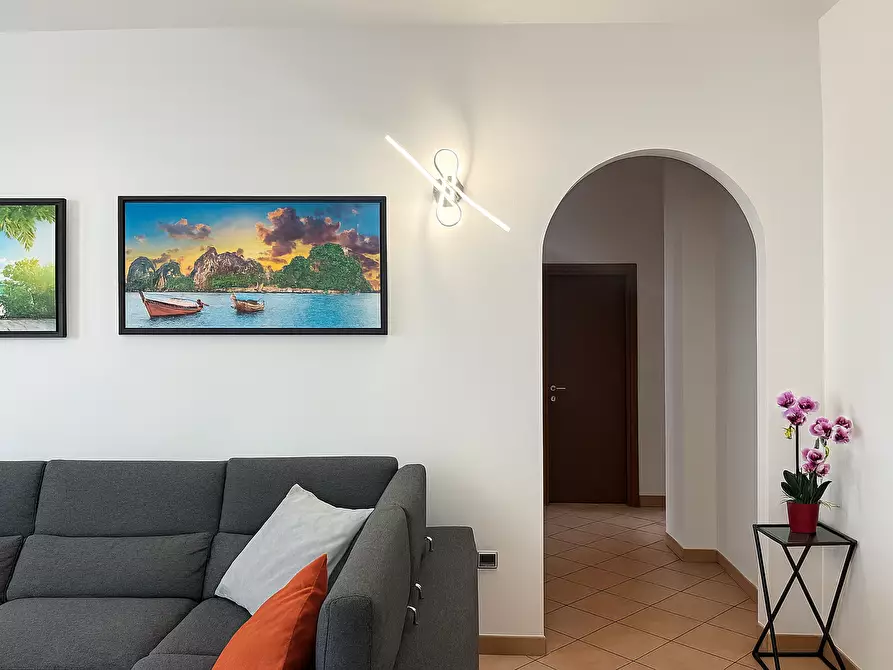 Immagine 4 di Trilocale in vendita  in Via Torino 11 a Arona