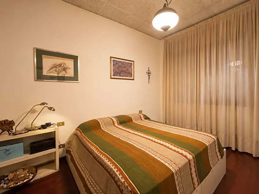 Immagine 25 di Villa in vendita  in Via Varallo Pombia 2 a Castelletto Sopra Ticino