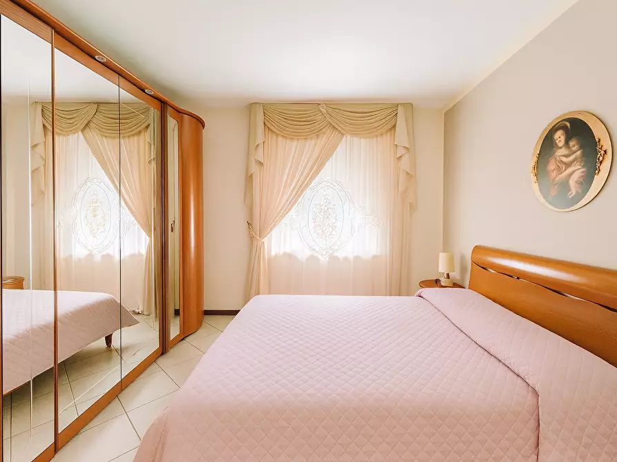 Immagine 9 di Trilocale in vendita  in Via Monte Nero 1 a Arona