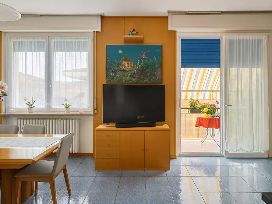 Immagine 11 di Trilocale in vendita  in Via Monviso 10 a Arona