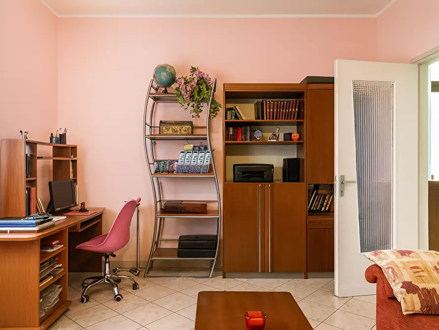 Immagine 4 di Bilocale in vendita  in Via Venezia a Dormelletto