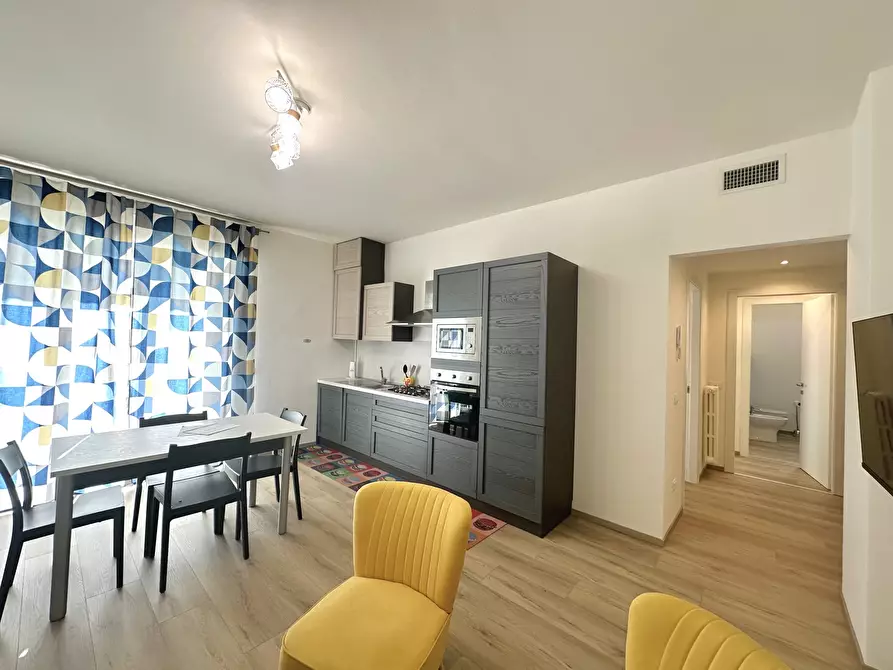 Immagine 13 di Trilocale in affitto  in Via XXV Aprile 1 a Arona