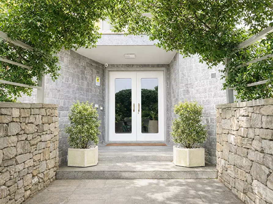 Immagine 22 di Bilocale in affitto  in Via alla Rocca 1 a Arona