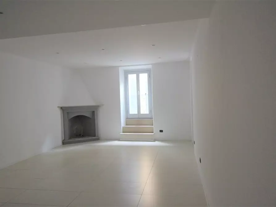 Immagine 21 di Capannone industriale in affitto  in Viale Marconi 1 a Arona