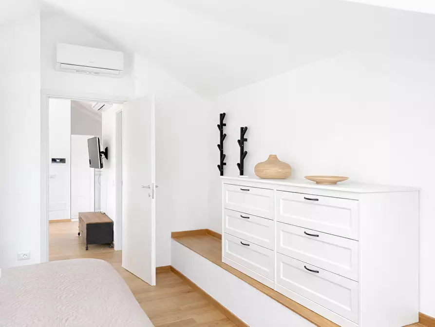 Immagine 13 di Bilocale in affitto  in Via alla Rocca 1 a Arona