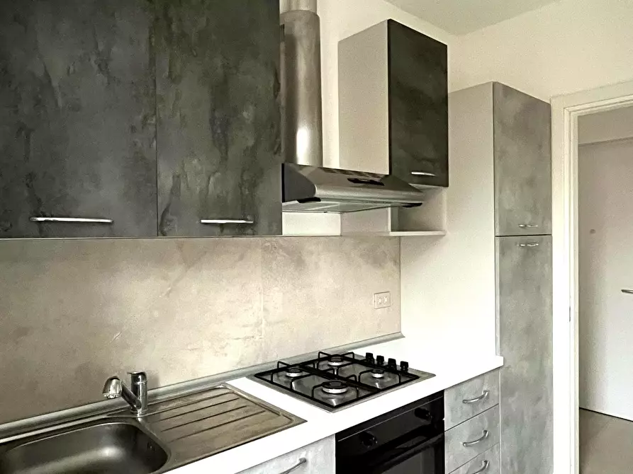 Immagine 6 di Bilocale in affitto  in Via Giovanni Verga 1 a Arona