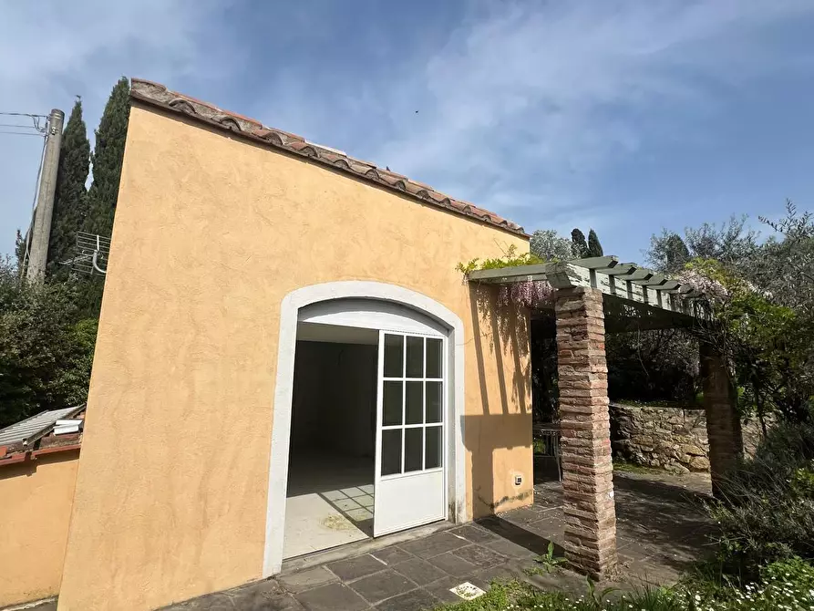 Immagine 77 di Porzione di casa in vendita  in Via di Vingone a Scandicci