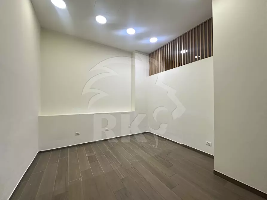 Immagine 5 di Locale commerciale in affitto  in Via Riva di Reno 56 a Bologna