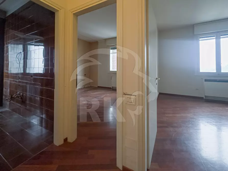 Immagine 11 di Quadrilocale in vendita  in Via Don Luigi Sturzo 37 a Bologna