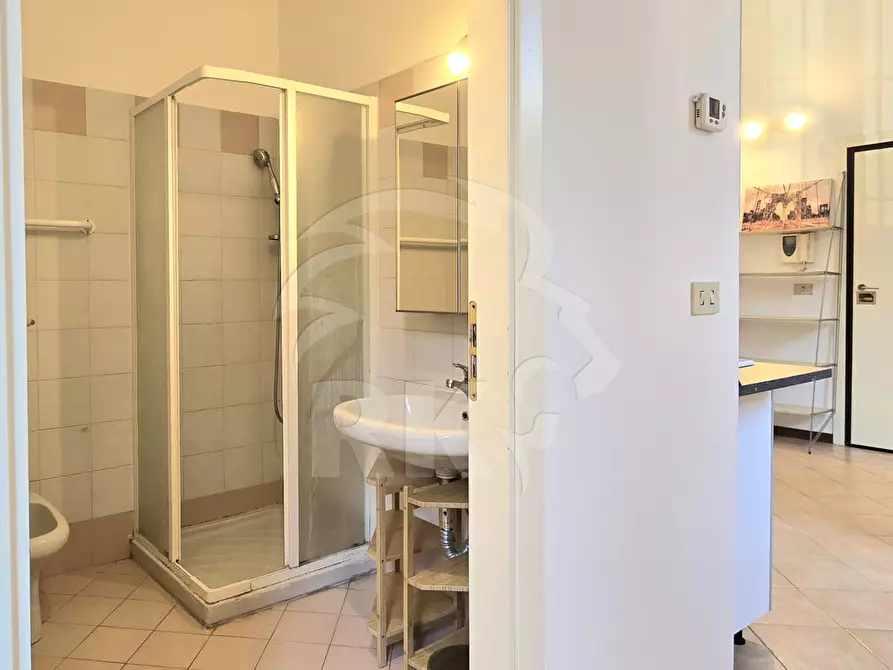 Immagine 17 di Monolocale in affitto  a Bologna