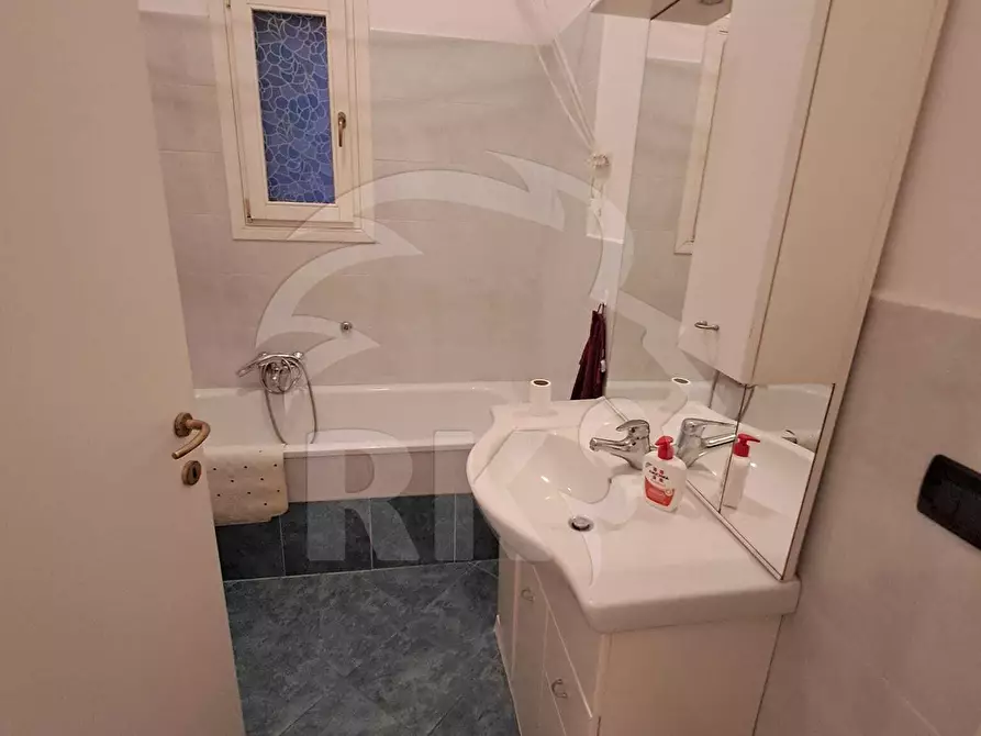 Immagine 13 di Trilocale in affitto  a Bologna
