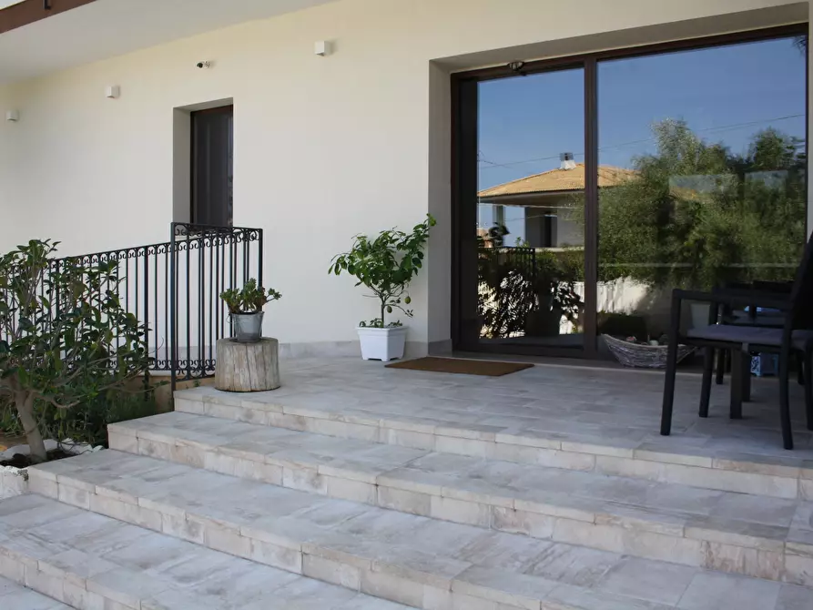 Immagine 27 di Villa in vendita  in Viale Edoardo Garrone 56 a Melilli