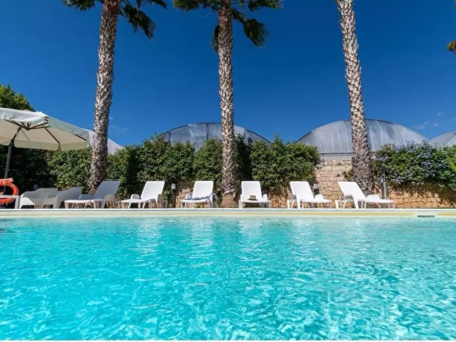 Immagine 1 di Villa in vendita  in Viale delle Rose 41 a Scicli