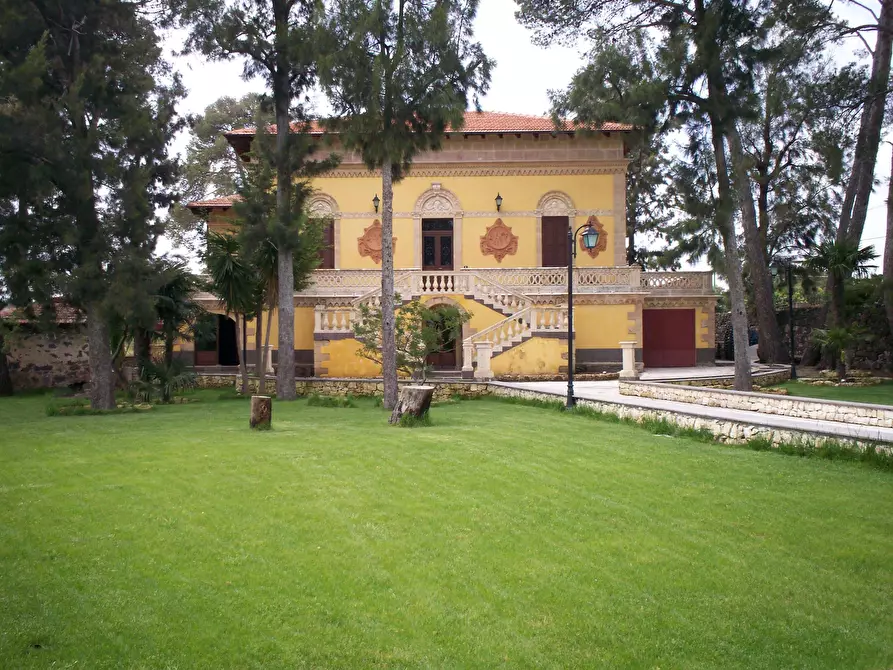 Immagine 1 di Villa in vendita  in Contrada Cozzarelli 52 a Siracusa