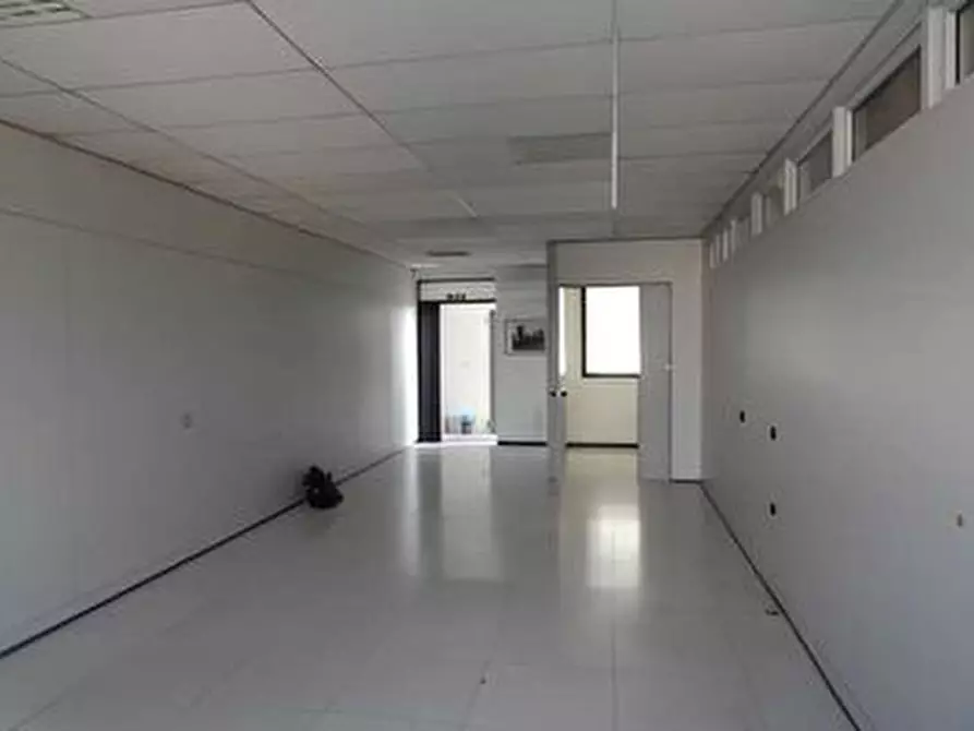 Immagine 3 di Locale commerciale in vendita  in via rossini 9 a Priolo Gargallo