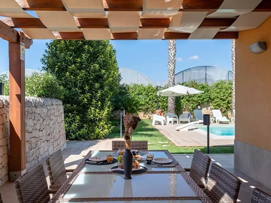 Immagine 19 di Villa in vendita  in Viale delle Rose 41 a Scicli