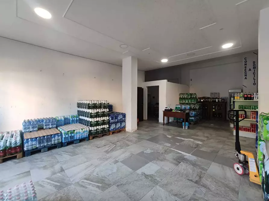 Immagine 12 di Locale commerciale in vendita  in Via Filisto 115 a Siracusa