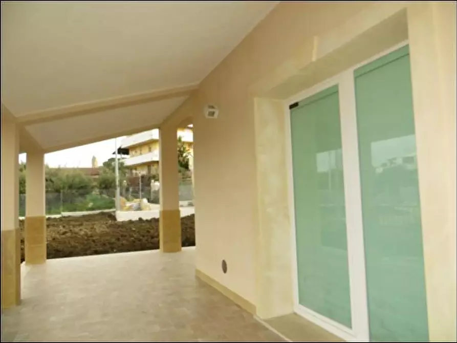 Immagine 5 di Villa in vendita  in TRAVERSA SERRAMENDOLA a Siracusa