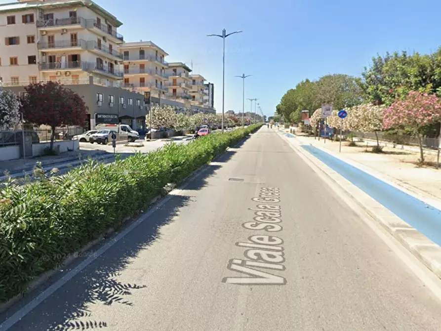 Immagine 1 di Garage in vendita  in Viale Scala Greca 159A a Siracusa