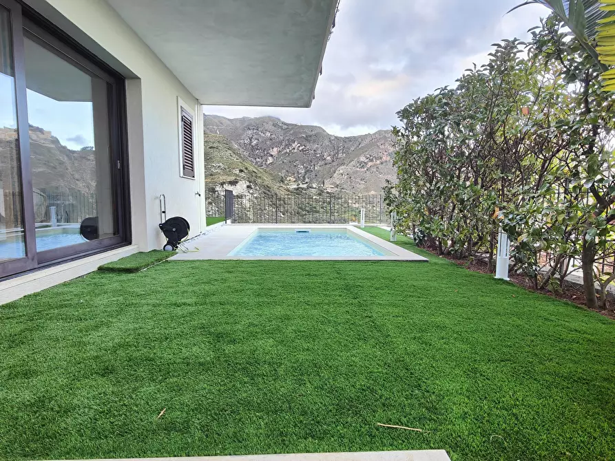 Immagine 29 di Villa in vendita  in c.da mastrissa snc a Taormina
