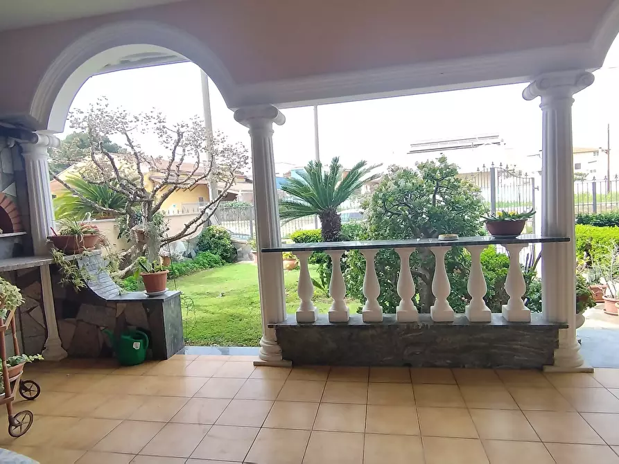 Immagine 4 di Villa in vendita  in Via Stromboli 7 a Siracusa