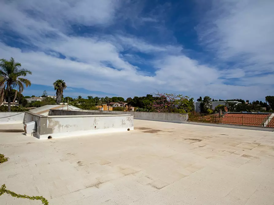 Immagine 10 di Villa in vendita  in Viale Giulio Emanuele Rizzo 2 a Siracusa