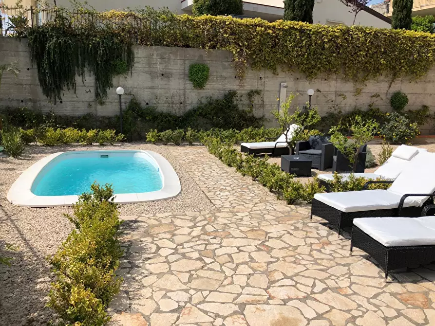 Immagine 48 di Villa in vendita  in Via Roma 21 a Taormina