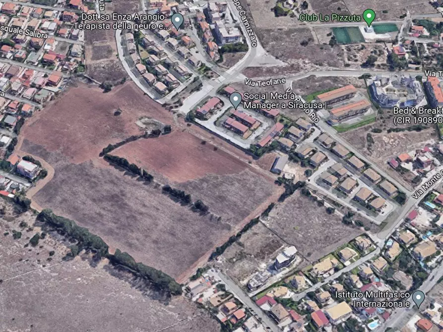 Immagine 3 di Terreno industriale in vendita  in Via Bonaiuto Natale 4 a Siracusa