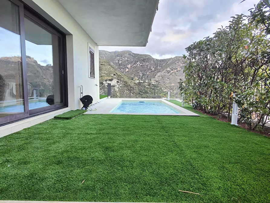 Immagine 51 di Villa in vendita  in SP10 41 a Taormina
