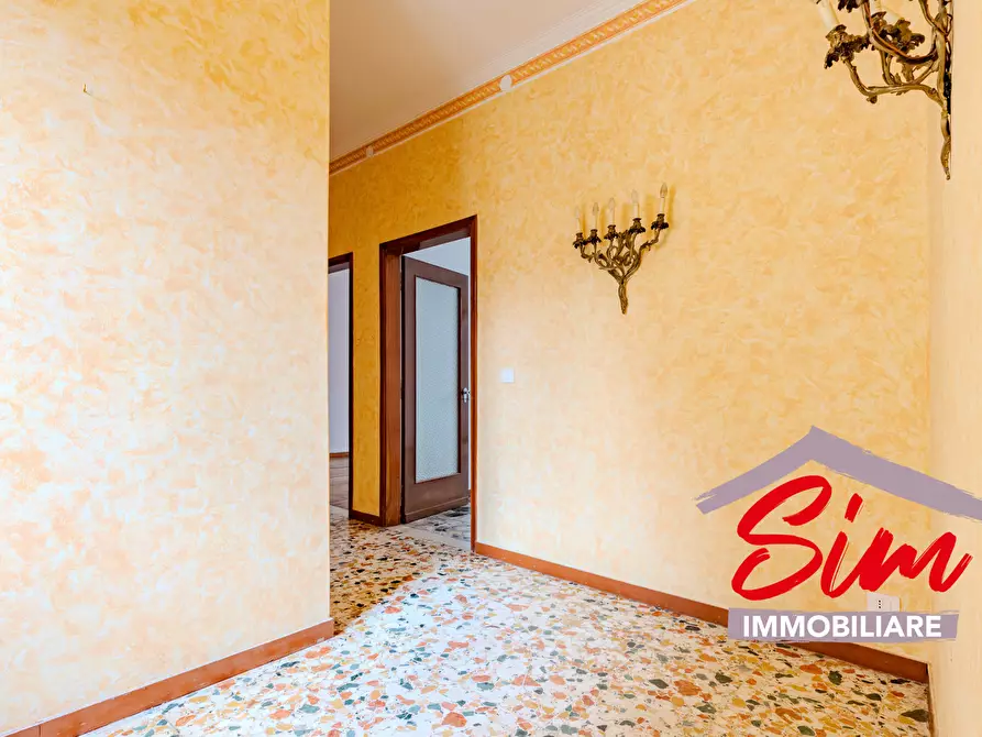 Immagine 4 di Quadrilocale in affitto  in Corso Cavour snc a Trino Vercellese