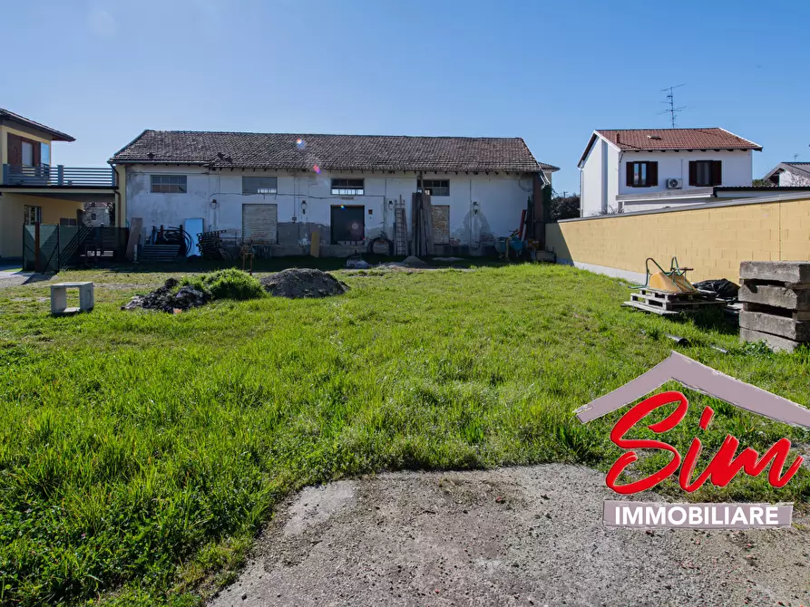 Immagine 7 di Villa in vendita  in Viale Roma sn a Casaleggio Novara