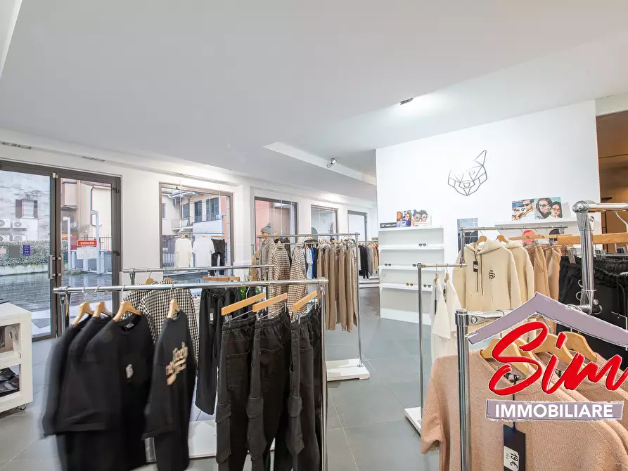 Immagine 4 di Locale commerciale in affitto  in Via Giuseppe Prina 44 a Novara