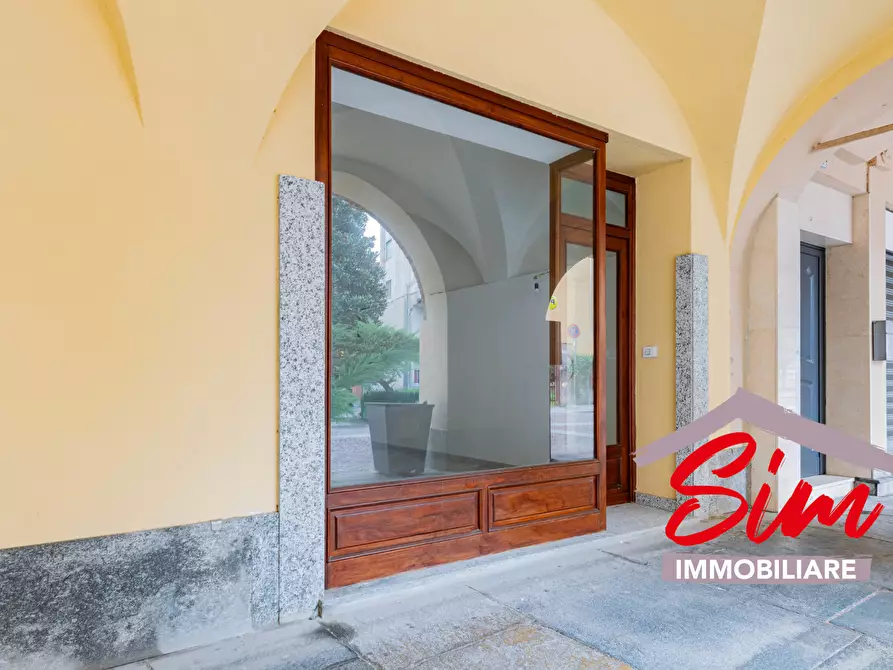 Immagine 3 di Locale commerciale in affitto  in Corso Cavour snc a Trino Vercellese