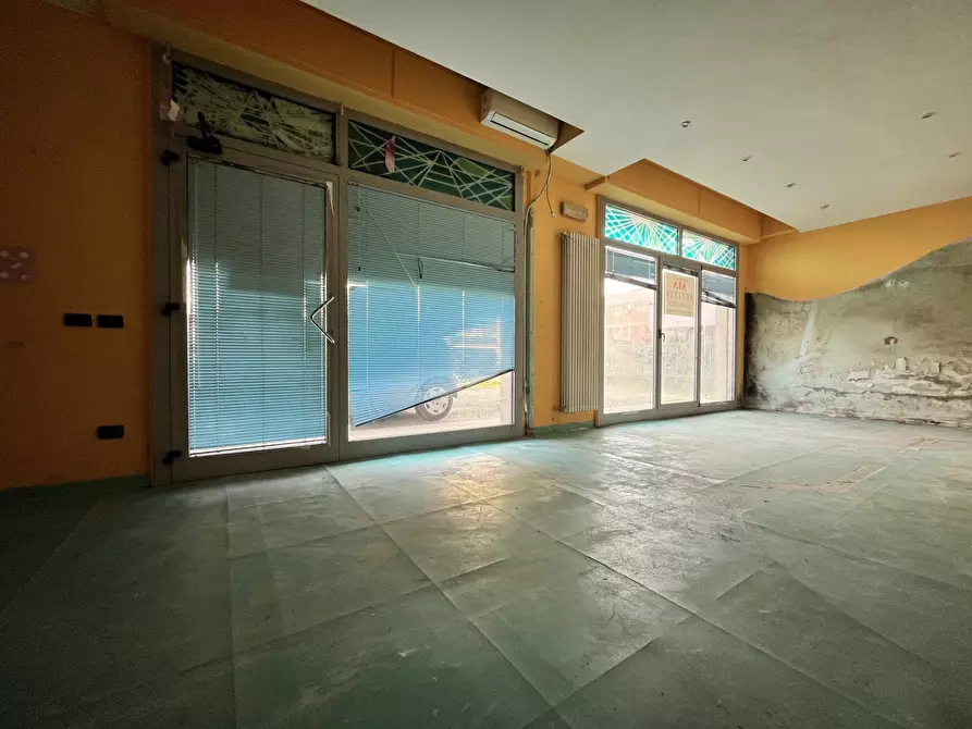 Immagine 4 di Locale commerciale in affitto  in Via Roma a Pontedera