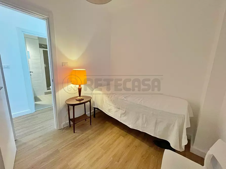 Immagine 7 di Quadrilocale in affitto  in Via Giuseppe Avallone a Salerno