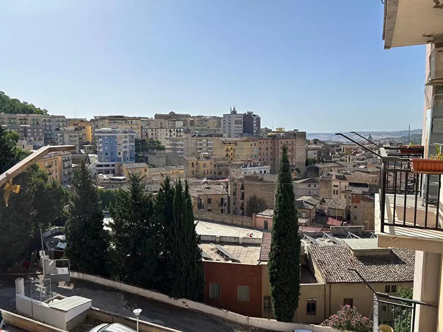 Immagine 4 di Quadrilocale in vendita  in via gabriele amico valenti 21 a Caltanissetta