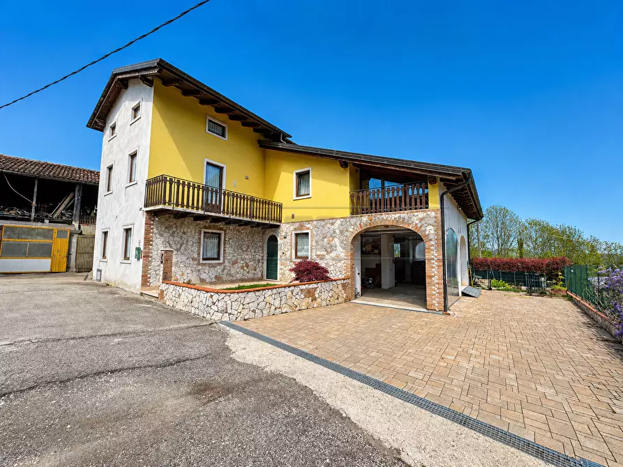 Immagine 1 di Casa indipendente in vendita  in Contrada Maso di Cerealto 1 a Valdagno