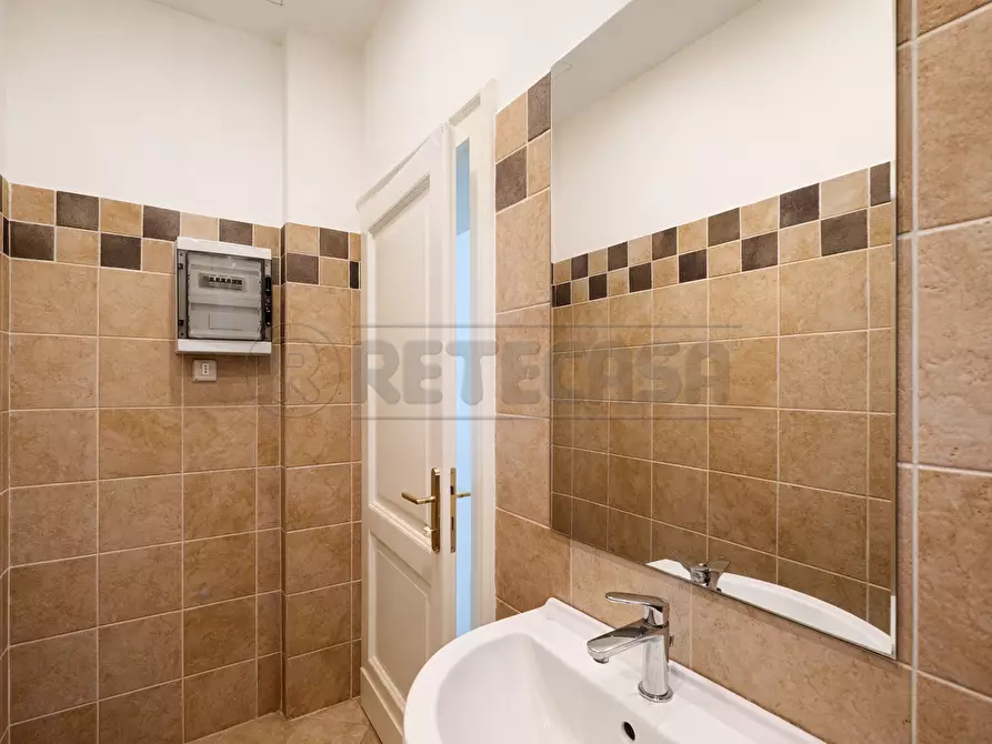 Immagine 20 di Locale commerciale in affitto  in Via Giovanni Gradenigo 2 a Padova