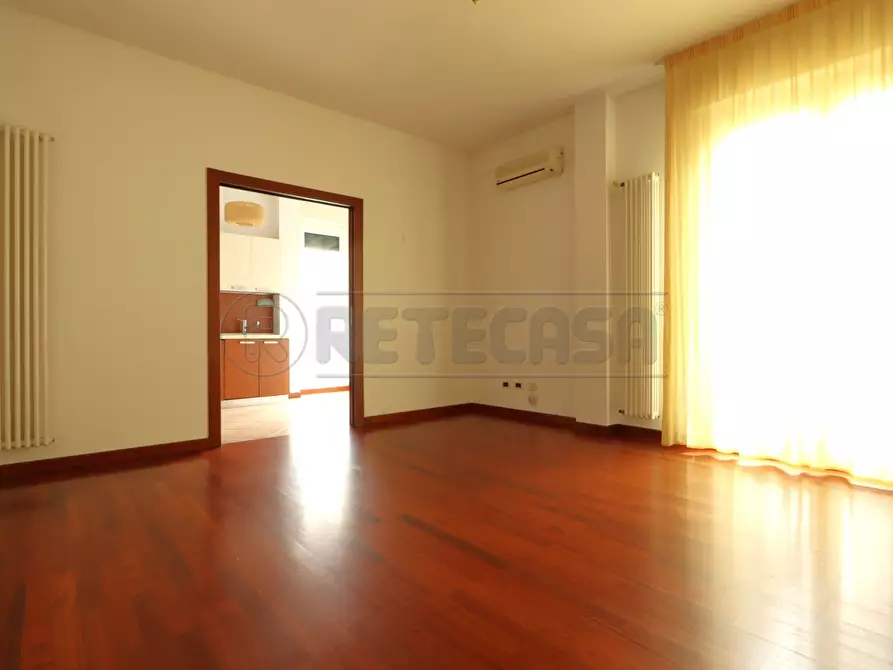 Immagine 1 di Bilocale in affitto  in Via Battaglione Monte Berico 15 a Vicenza