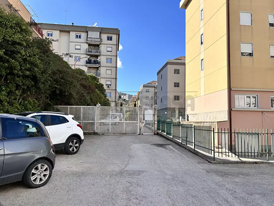 Immagine 14 di Quadrilocale in vendita  in Via Tiziano Vecellio 32 a Caltanissetta