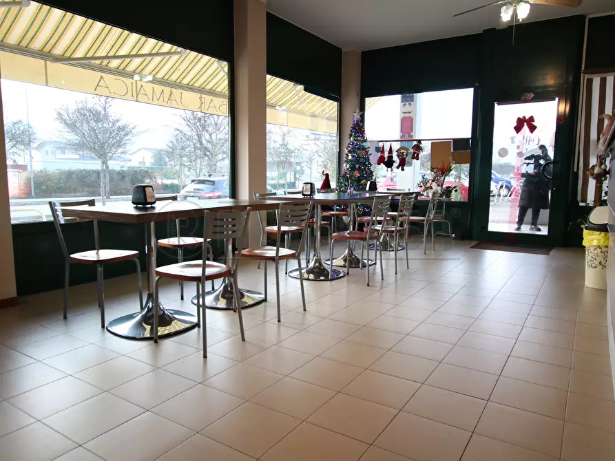 Immagine 28 di Bar / Ristorante in vendita  a Arcugnano