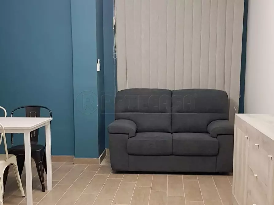 Immagine 11 di Bilocale in affitto  in Viale Carlo III a Caserta